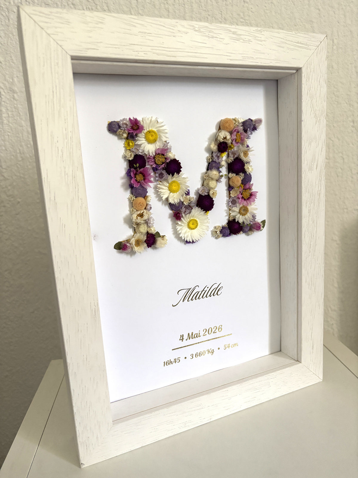 Tableau de naissance personnalisé avec fleurs séchées